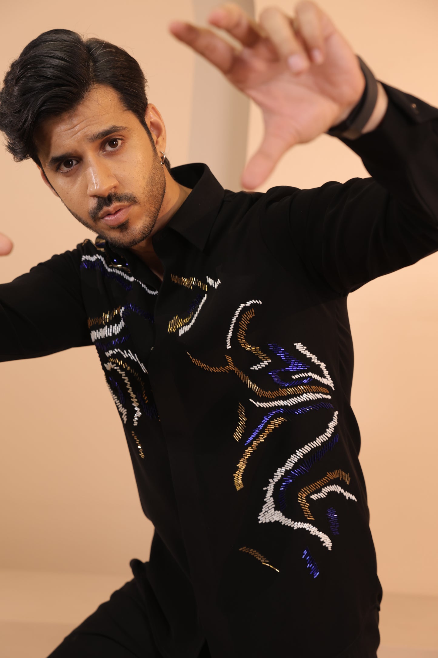 Black multiple embroidery shirt