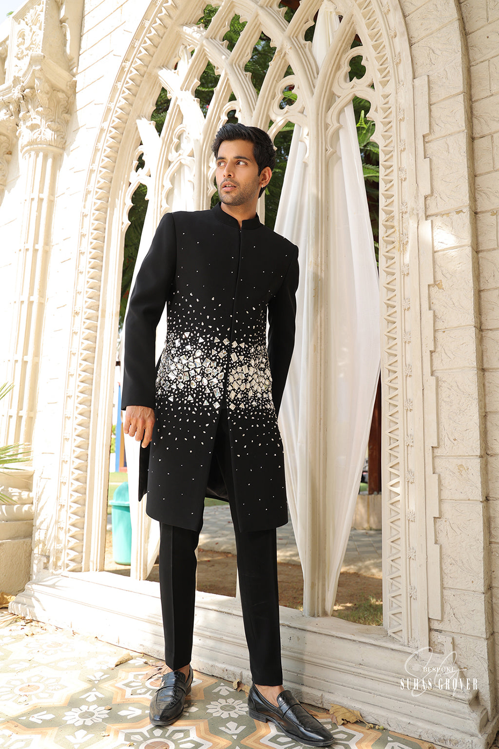BLACK CRYSTAL INDOWESTERN SET