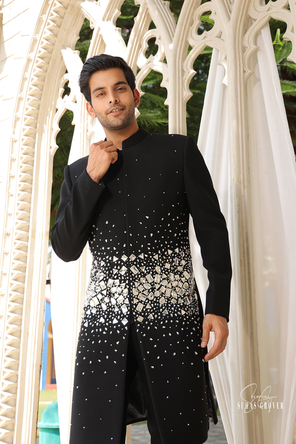 BLACK CRYSTAL INDOWESTERN SET