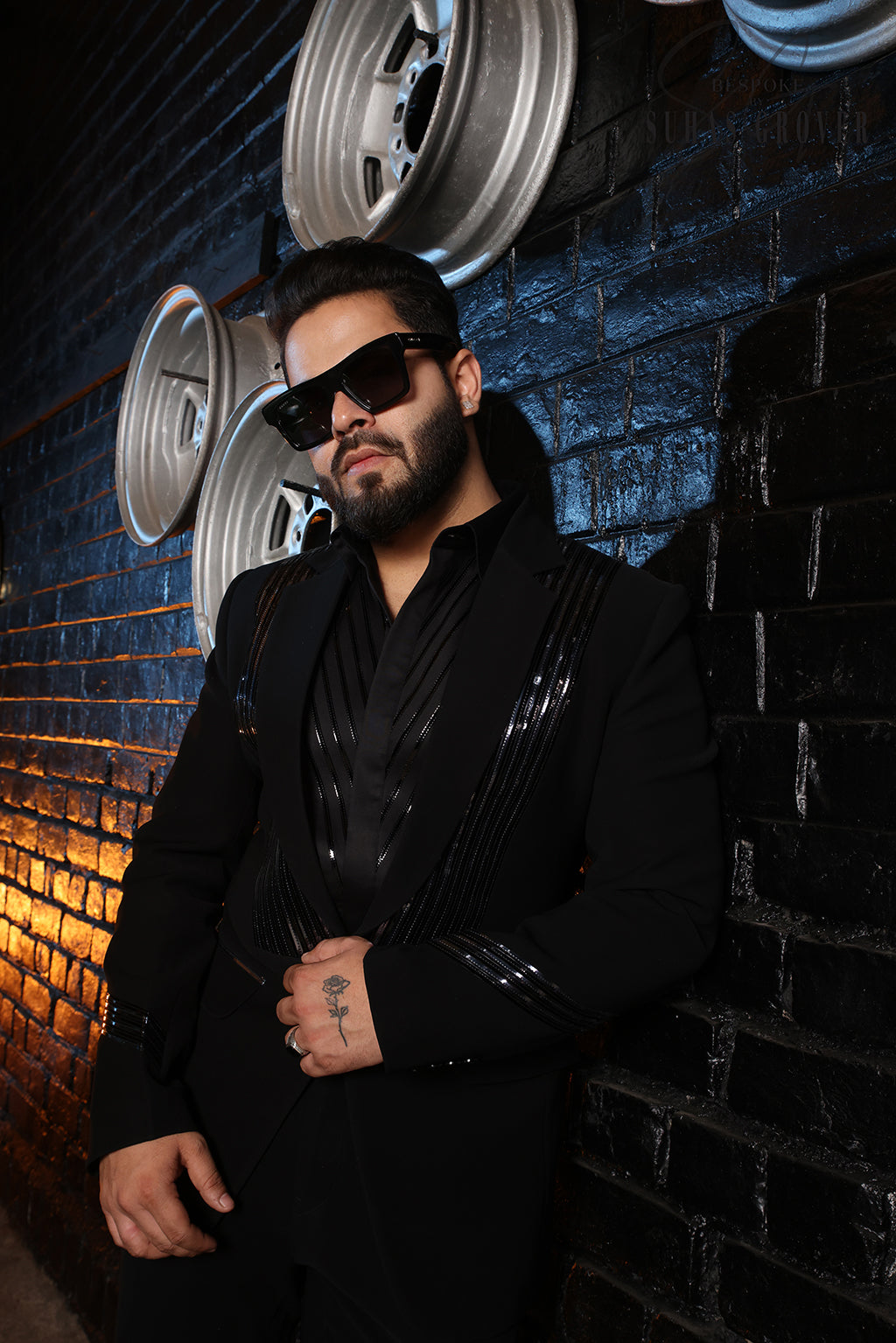 BLACK TAPING COAT