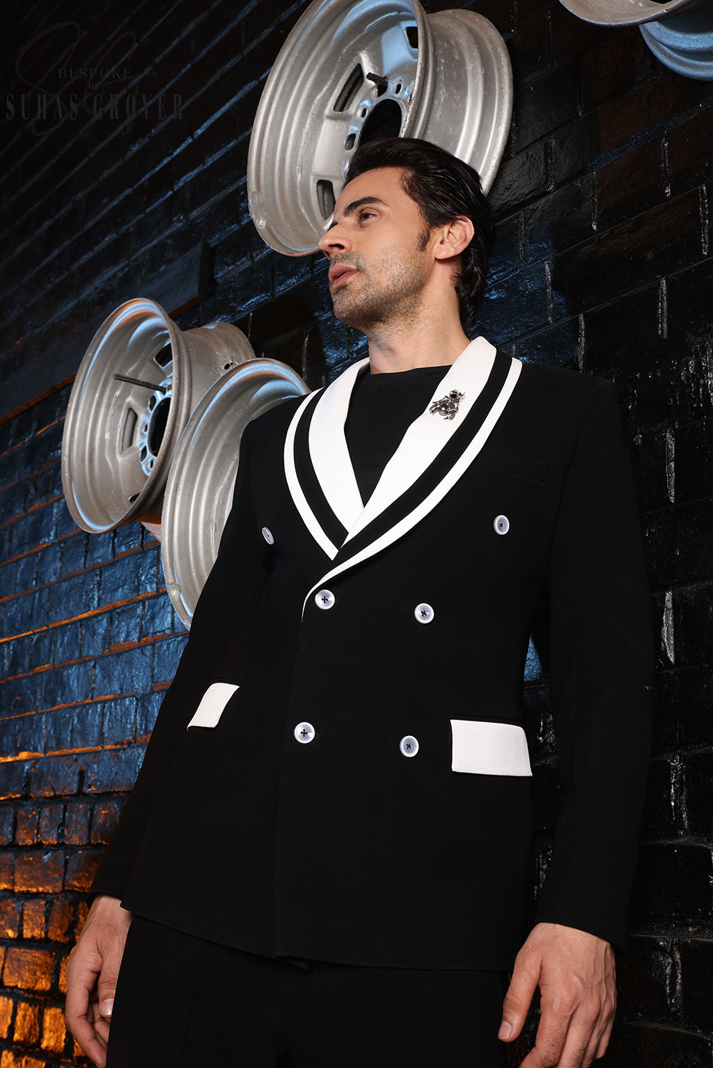 BLACK DOUBLE BREASTED TUXEDO