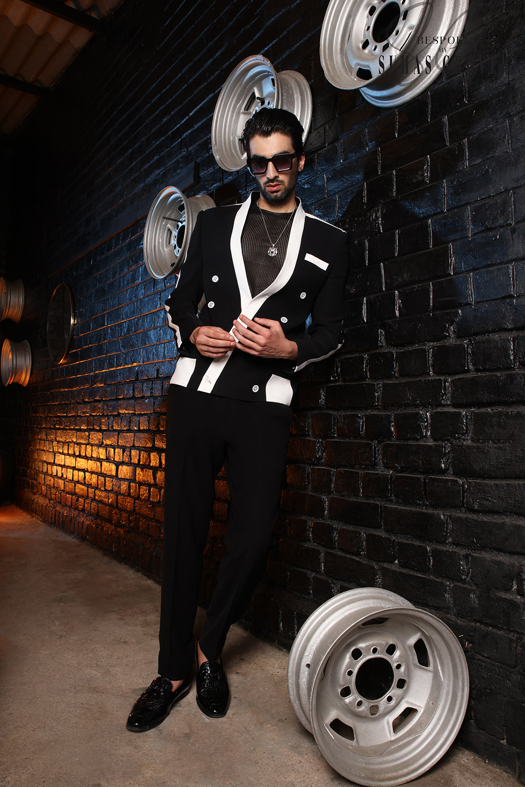 BLACK DOUBLE BREASTED JACKET