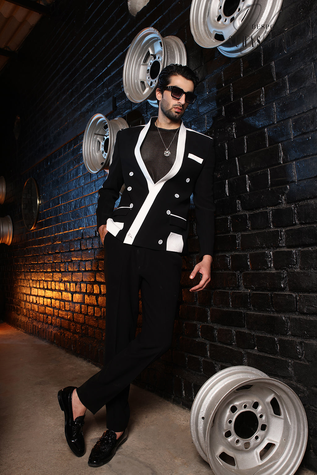 BLACK DOUBLE BREASTED JACKET