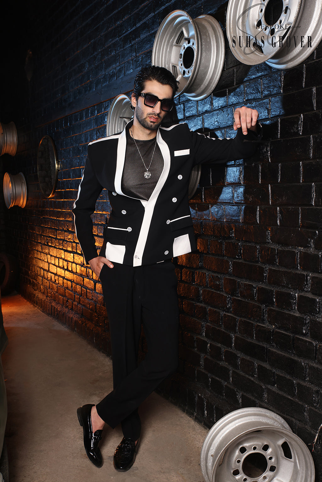 BLACK DOUBLE BREASTED JACKET
