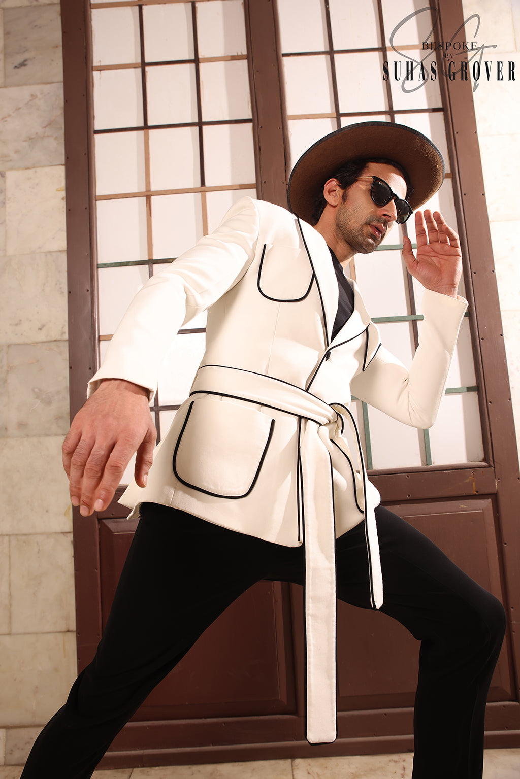 WHITE KNOT BLAZER