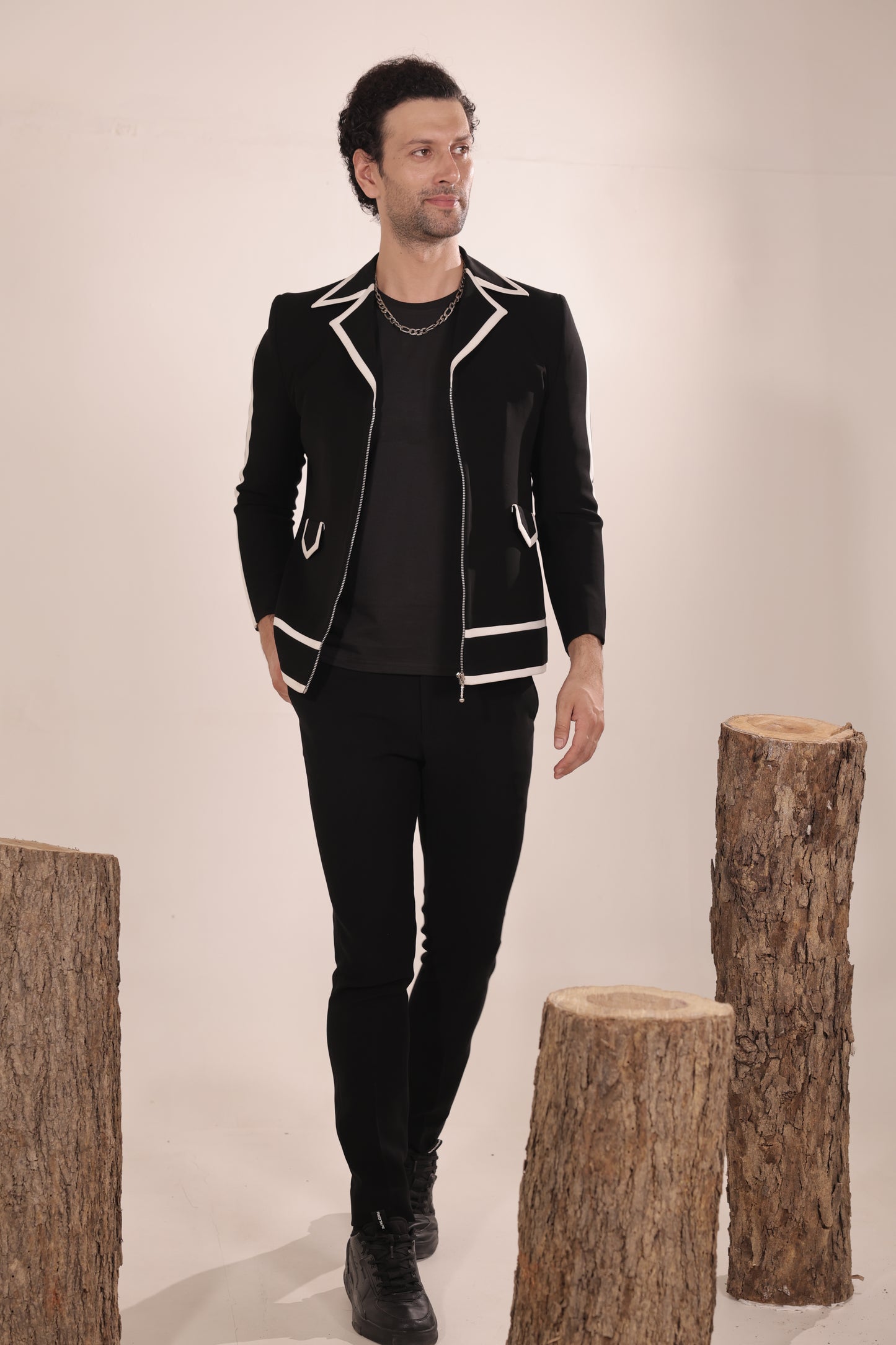 Aethel Contrast-Line Tailored Set