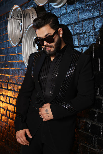 BLACK TAPING COAT