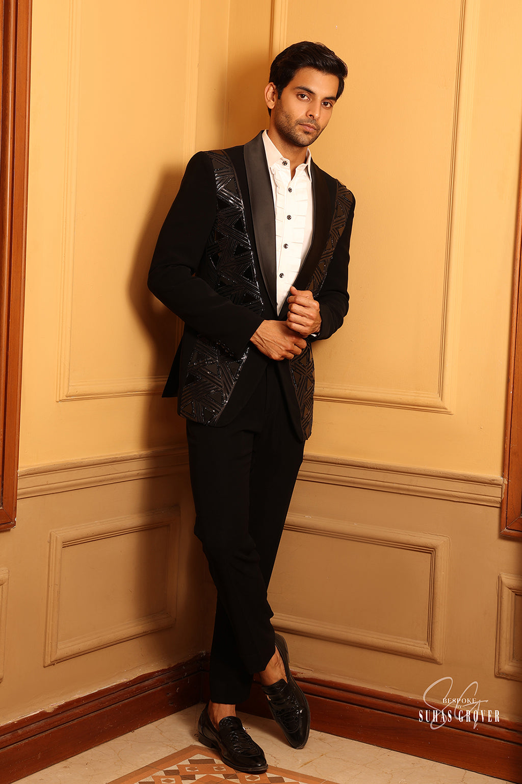 BLACK TAPING AC TUXEDO SET