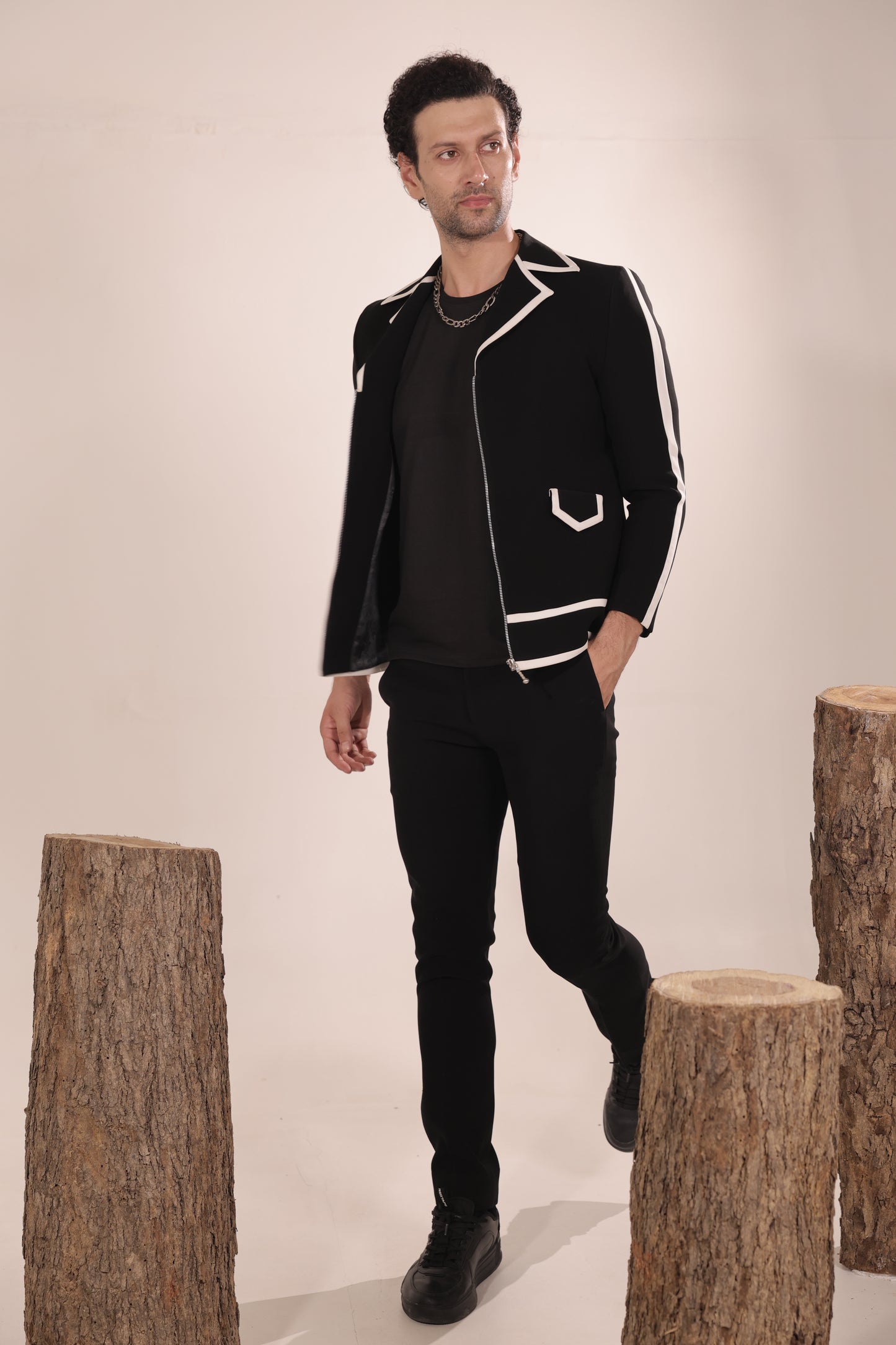 Aethel Contrast-Line Tailored Set